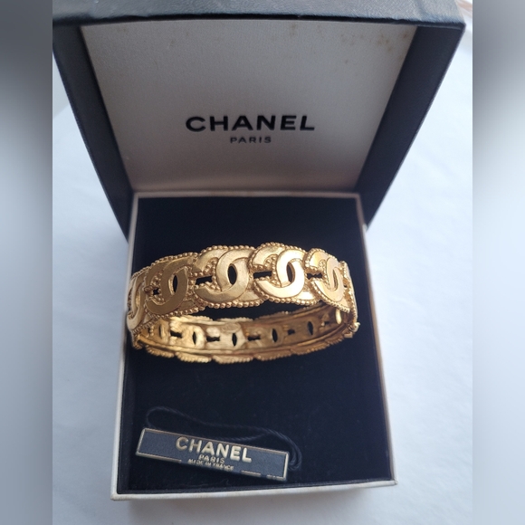 CHANEL Jewelry - Vintage CHANEL Bangle Bracelet CC Logo 96A